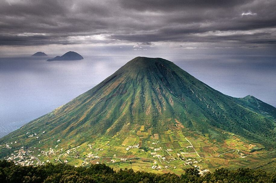 Sicile | Le Mont Porri sur l'île Salina — Monte dei Porri