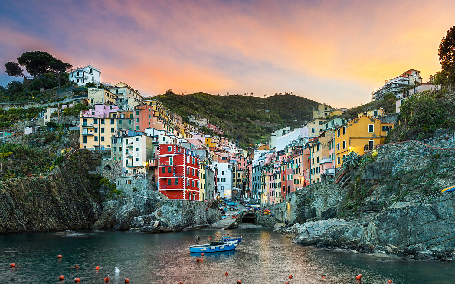 Riomaggiore i jego kolorowe domy - Riomaggiore | Secret World Trip Planner