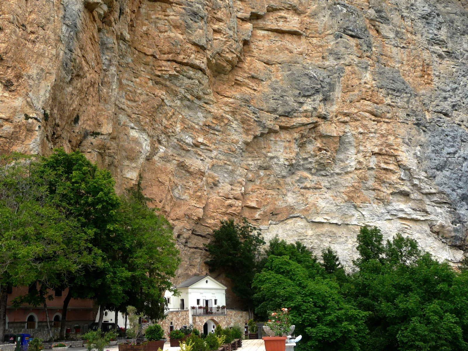 Vallepietra i Sanktuarium SS. Trinità - Vallepietra | Secret World Trip Planner