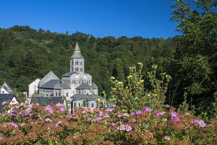Orcival | Basílica de Notre-Dame — Orcival