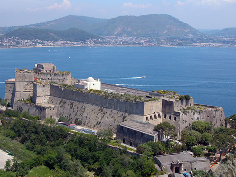 Aragonesische Burg von Baia - Bacoli - Bacoli | Secret World Trip Planner