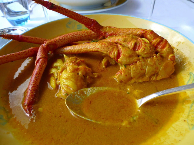 Bouillabaisse, kultowa zupa rybna - Marsiglia | Secret World Trip Planner
