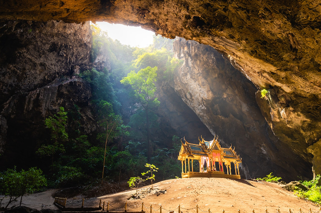 拉帕亚那空洞 - Tambon Khao Daeng | Secret World Trip Planner
