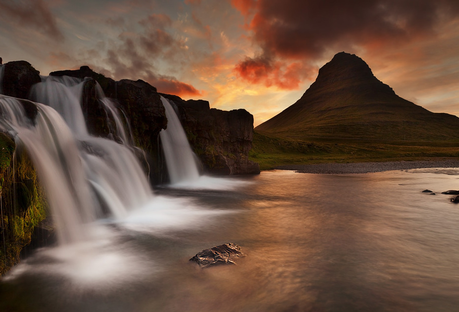 Snæfellsjökullは有名なアイスランドの氷河です — Snæfellsjökull