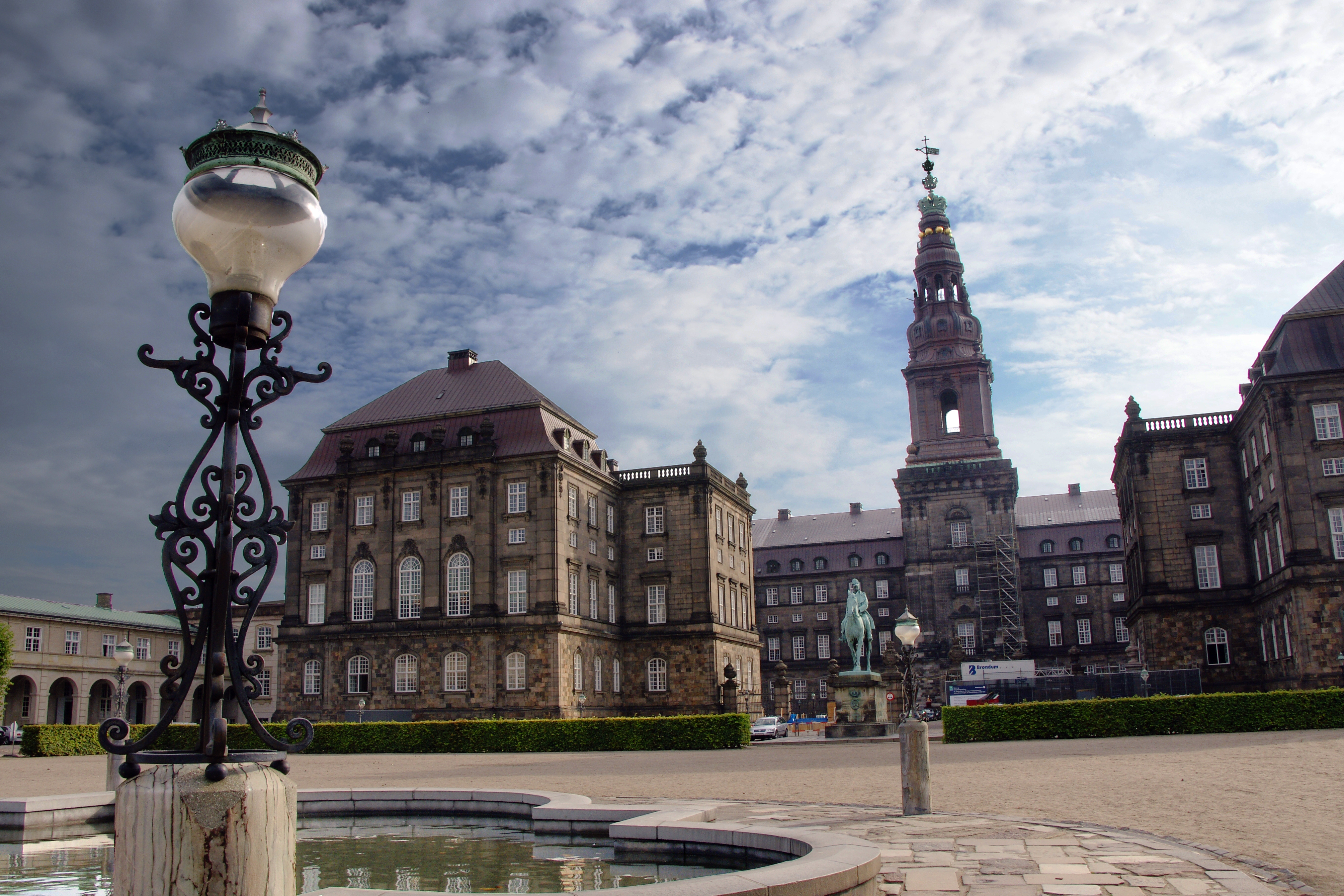 Barokowy Pałac Christiansborg - København | Secret World Trip Planner