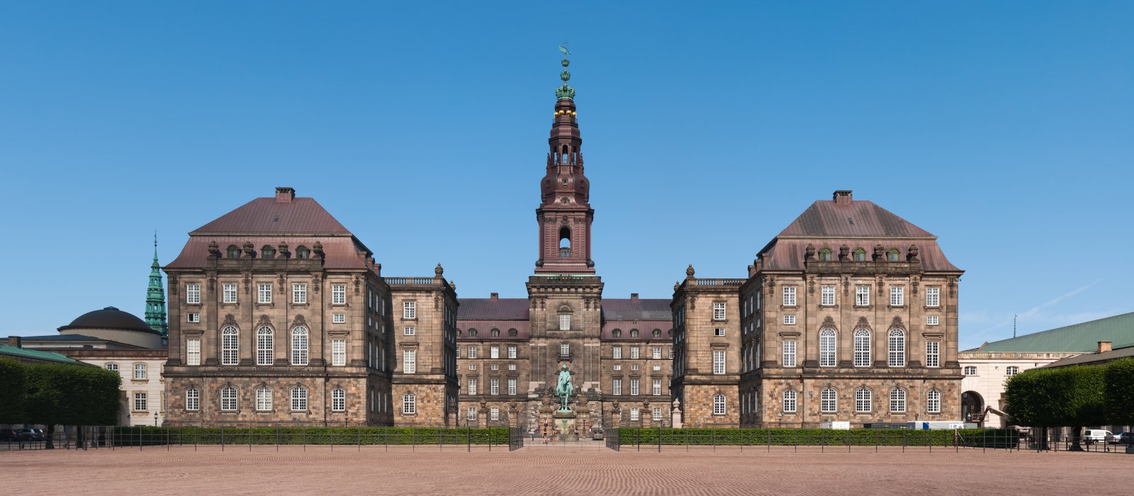 Barokowy Pałac Christiansborg - København | Secret World Trip Planner