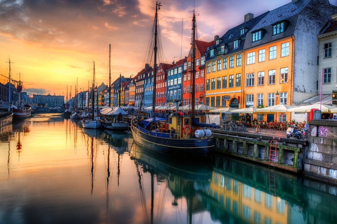 니하븐은 코펜하겐의 상징적인 운하입니다 - København | Secret World Trip Planner