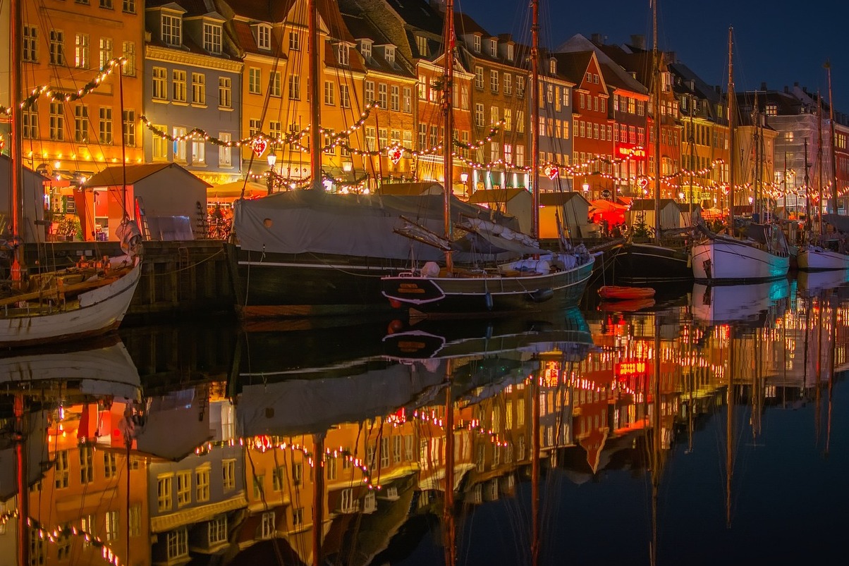 니하븐은 코펜하겐의 상징적인 운하입니다 - København | Secret World Trip Planner