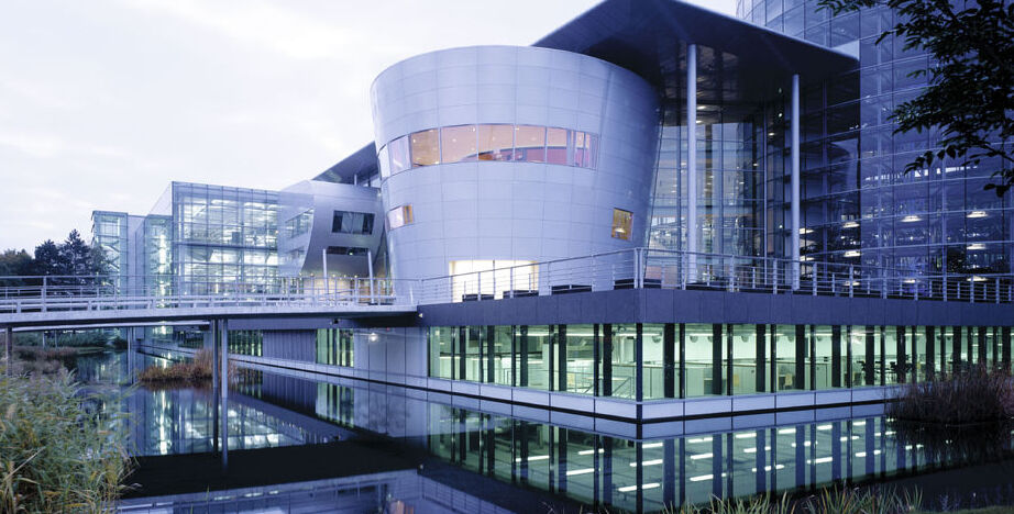The Transparent Factory (wł. Volkswagen) - Dresden | Secret World Trip Planner