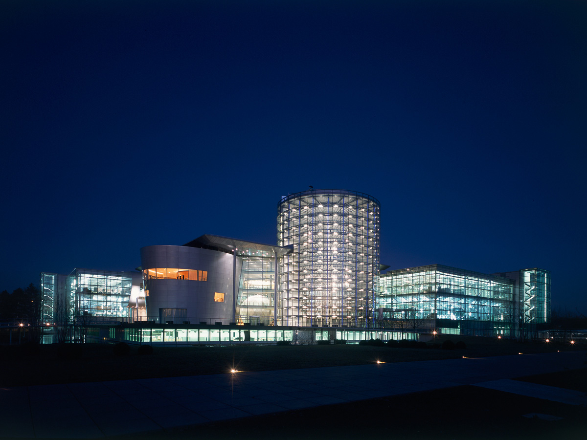 The Transparent Factory (wł. Volkswagen) - Dresden | Secret World Trip Planner
