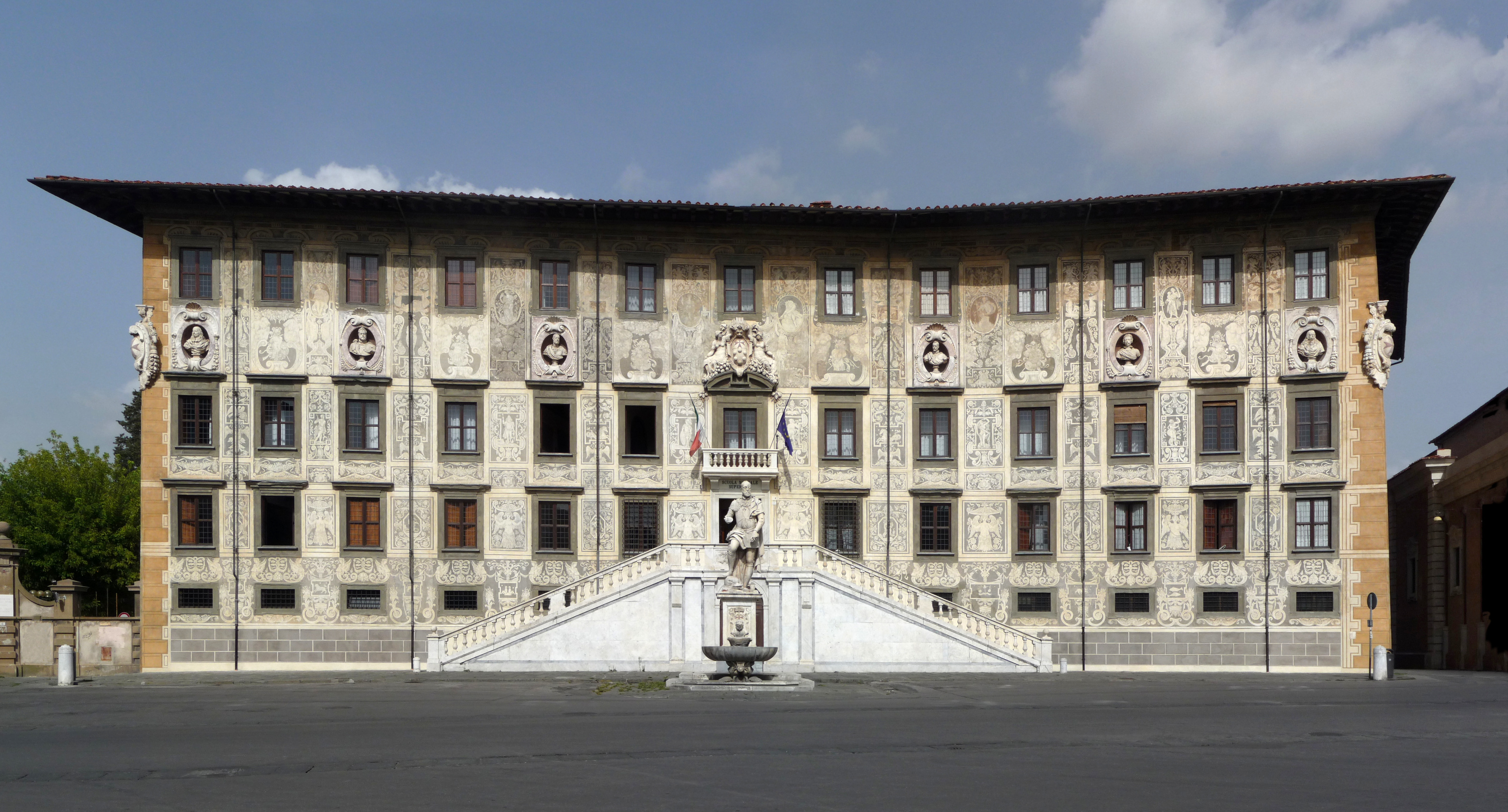 Piazza dei Cavalieri  - Pisa | Secret World Trip Planner