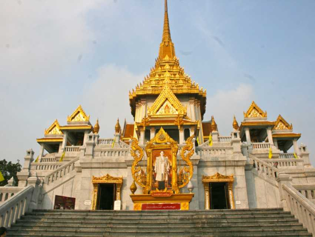 Wat Traimit Withayaram and the Golden Buddha - Khet Samphanthawong | Secret World Trip Planner