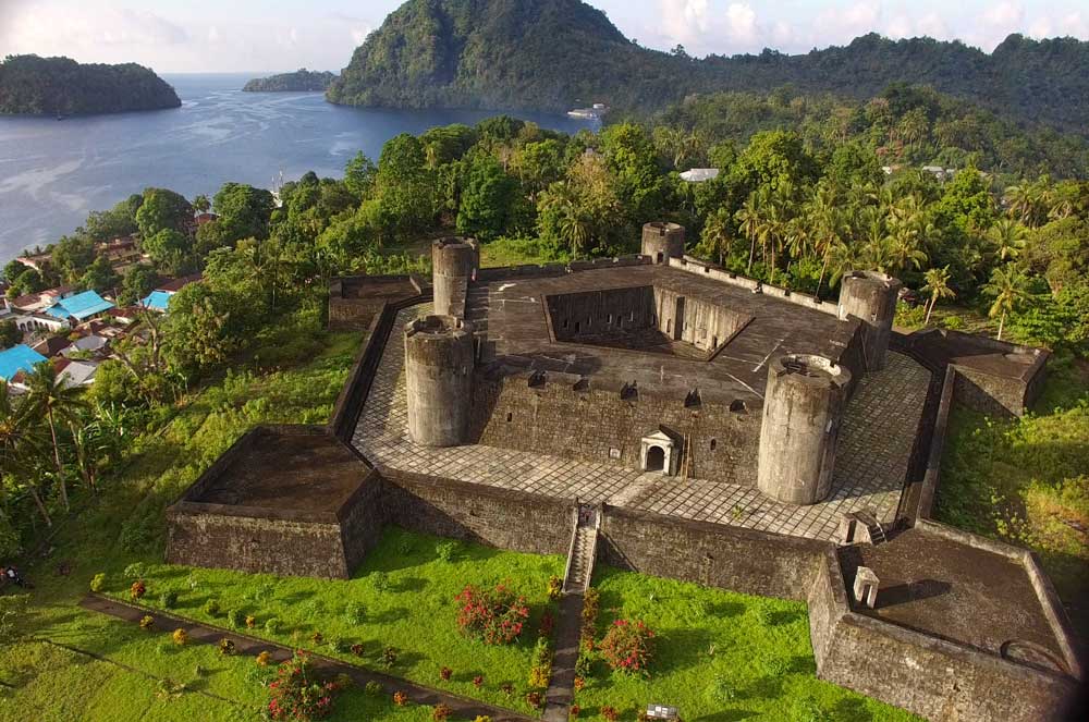 Fort Belgica - Kabupaten Maluku Tengah | Secret World Trip Planner