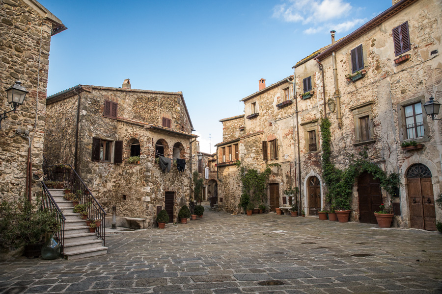Borgo medievale di Montemerano - Montemerano | Secret World Trip Planner