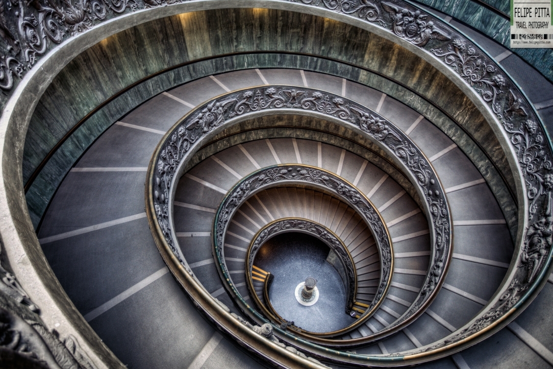 Vatikan | Bramante-Treppe - Città del Vaticano | Secret World Trip Planner