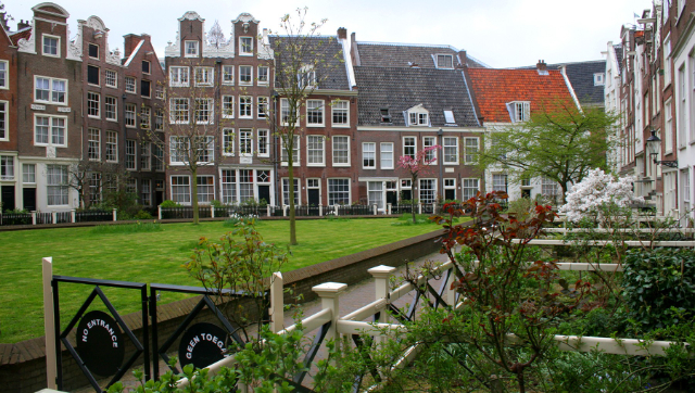 Begijnhof - Amsterdam | Secret World Trip Planner