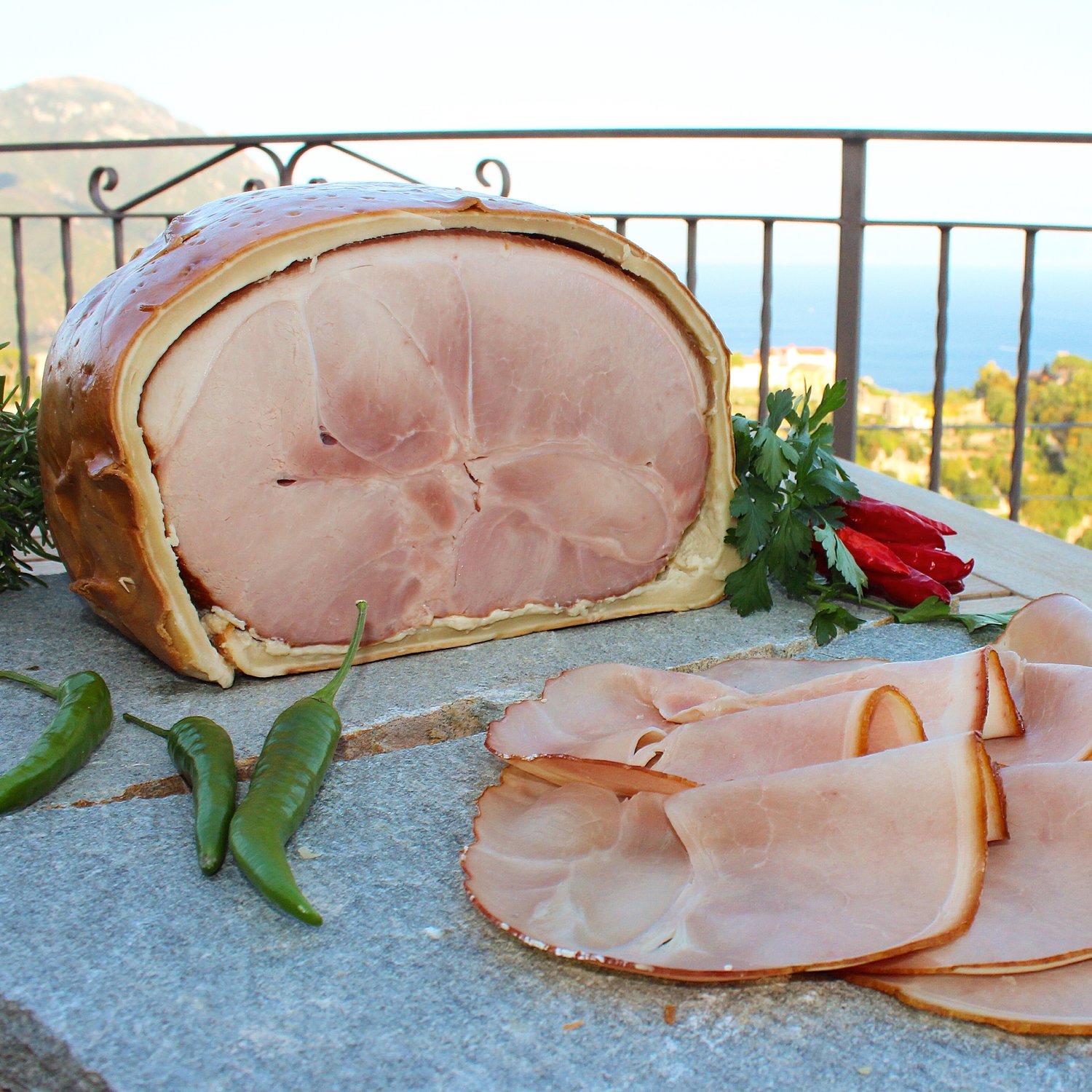 Jamón cocido en corteza de pan - Trieste | Secret World Trip Planner