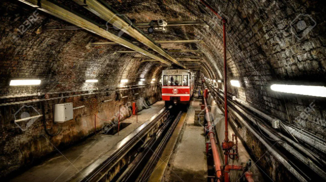 Tünel, le deuxième plus ancien métro urbain du monde - Tersane Cd. No:9 | Secret World Trip Planner