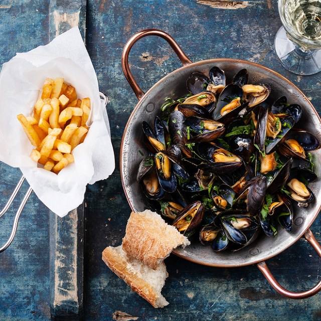 Mosselen en frietjes - Cherbourg | Secret World Trip Planner