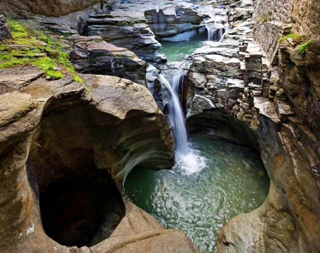 Ketels van de Reuzen - 5 | Secret World Trip Planner
