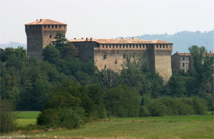 Kasteel Varano De Melegari - Varano de' Melegari | Secret World Trip Planner