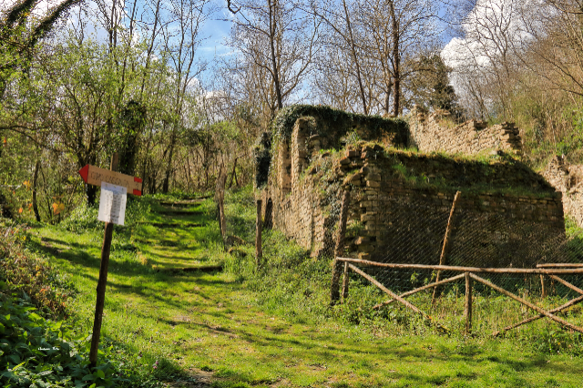 트라보코 공원 - Montecarotto | Secret World Trip Planner