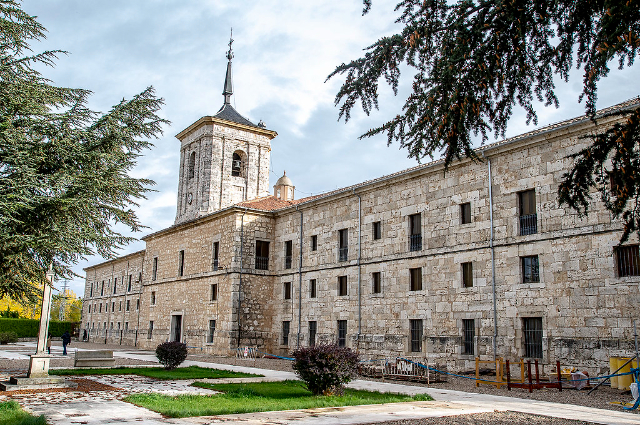 Monastero di San Isidro de Dueñas - Dueñas | Secret World Trip Planner