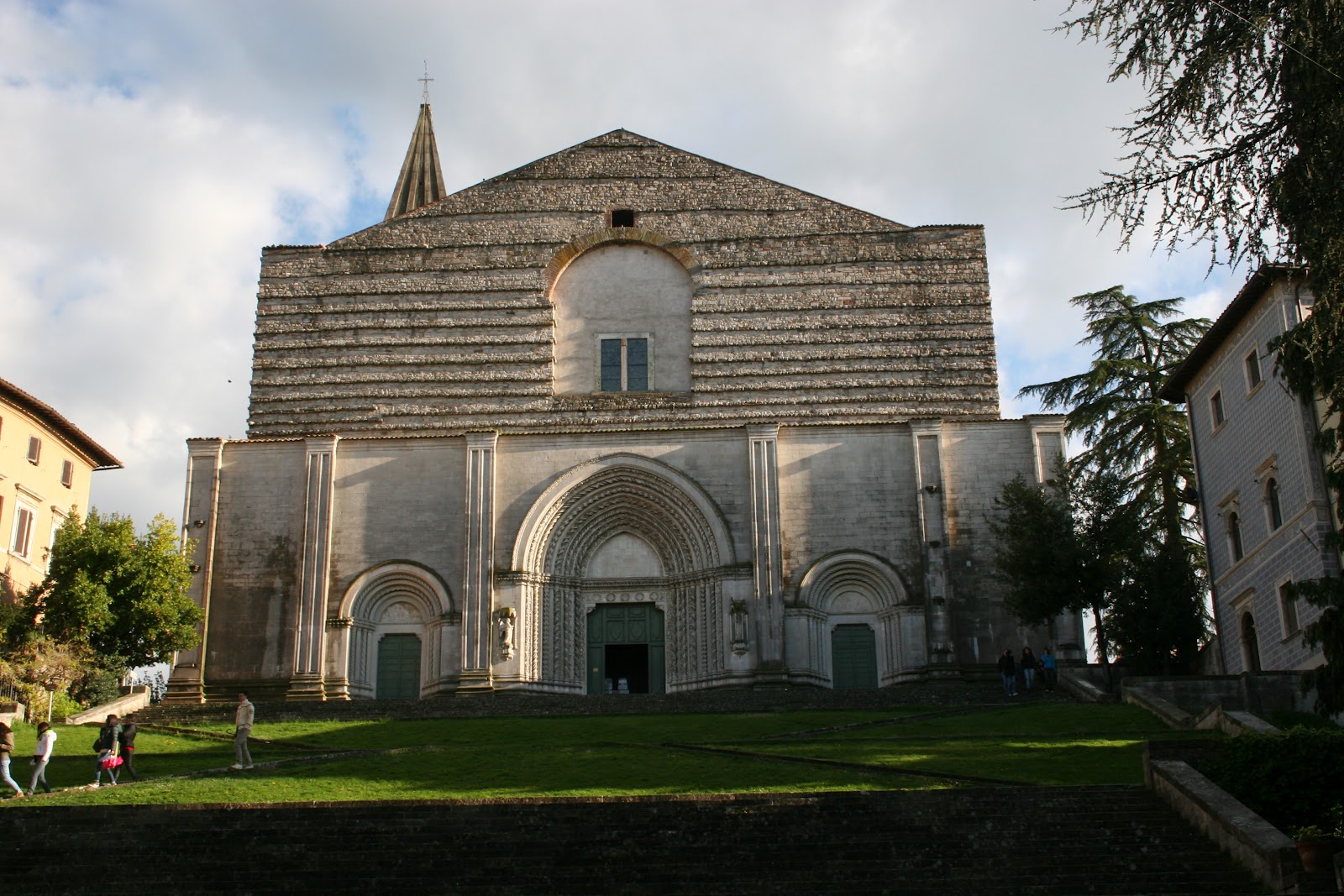 Kerk van San Fortunato - Todi | Secret World Trip Planner