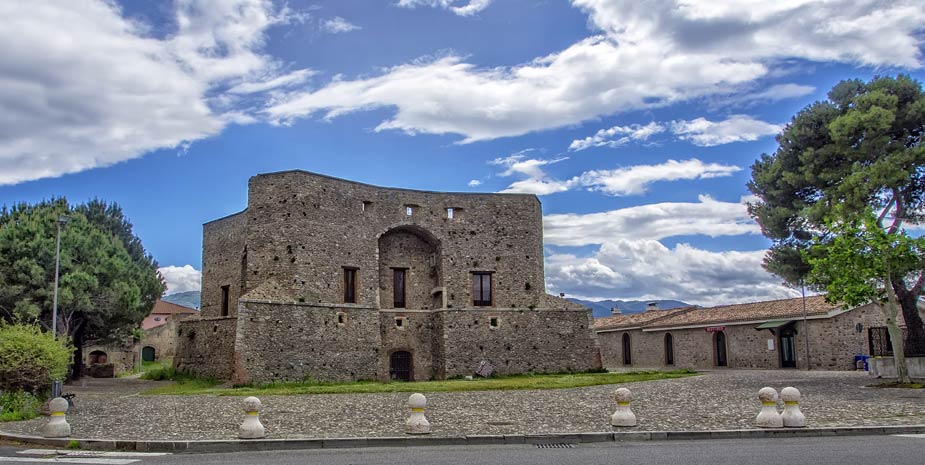 Torre normanna di S. Angelo - Rossano Stazione | Secret World Trip Planner