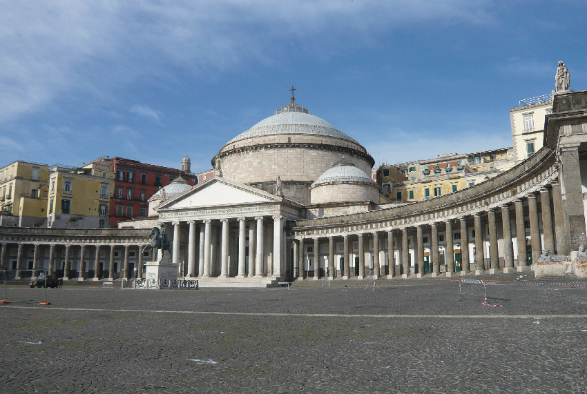 Piazza del Plebiscito  - Napoli | Secret World Trip Planner