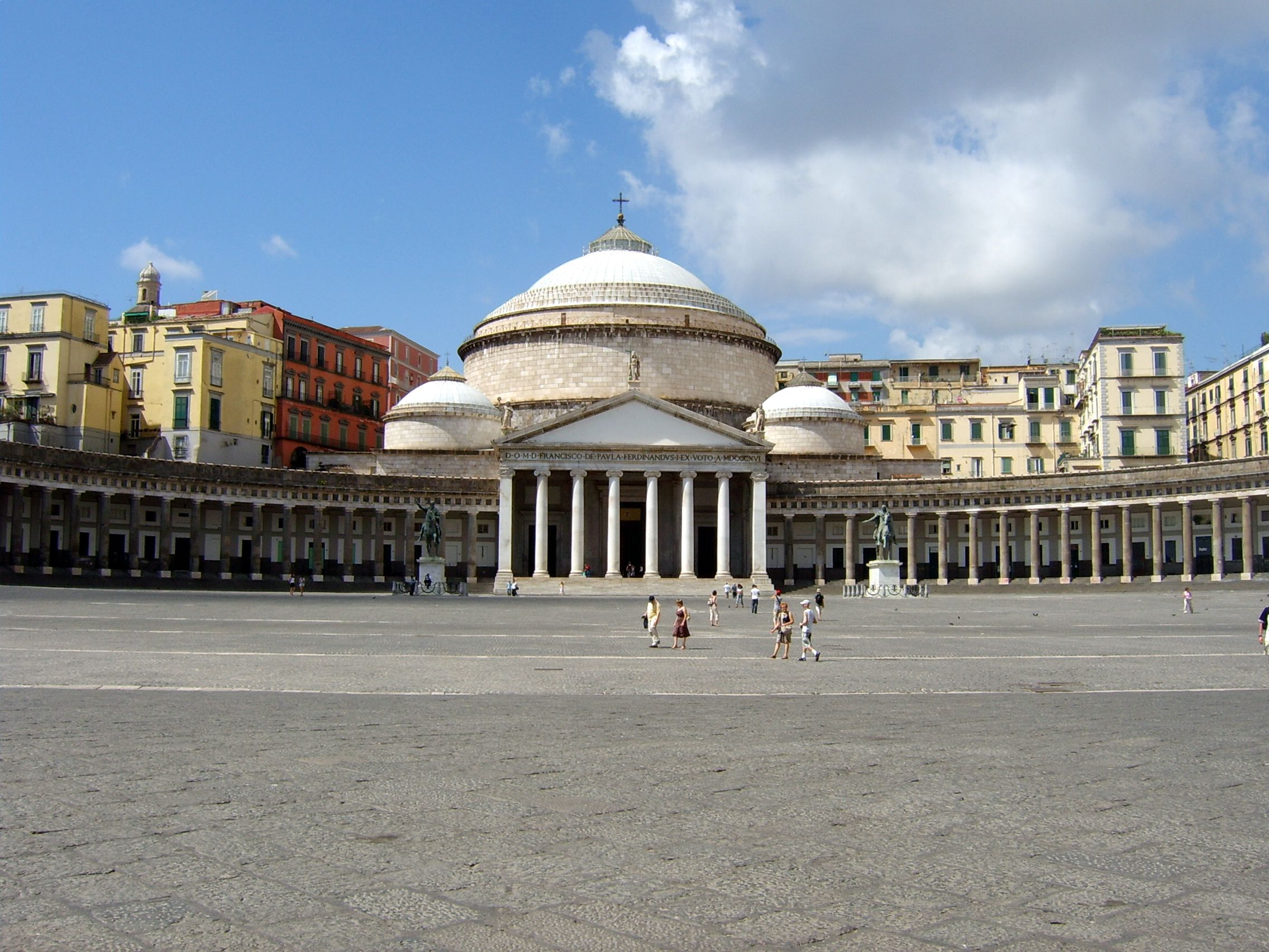 Piazza del Plebiscito  - Napoli | Secret World Trip Planner