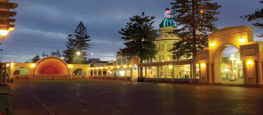 纳皮尔,霍克湾的一个小城市 — Napier