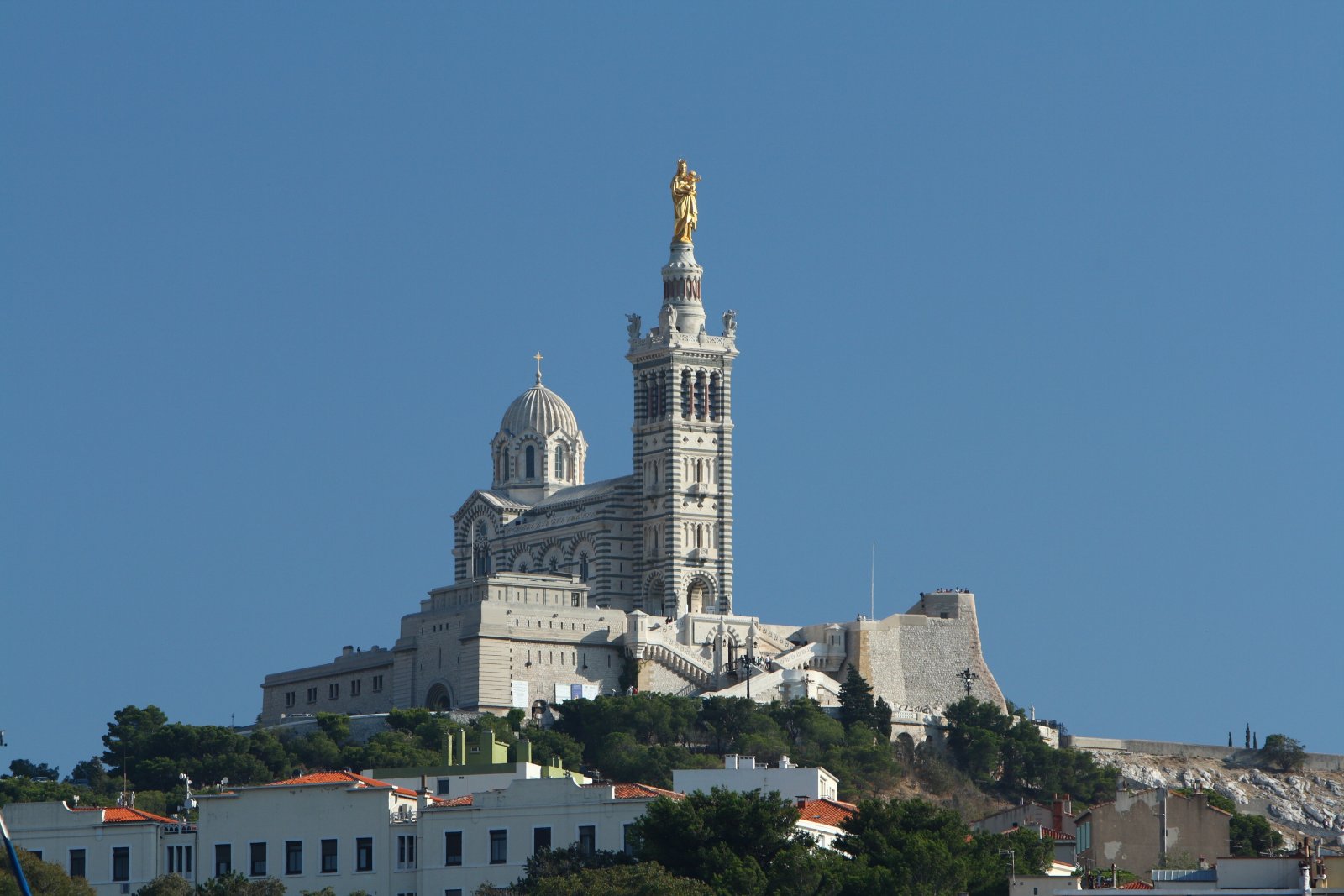 Marsylia i niesamowita Notre-Dame de la Garde - Marseille | Secret World Trip Planner