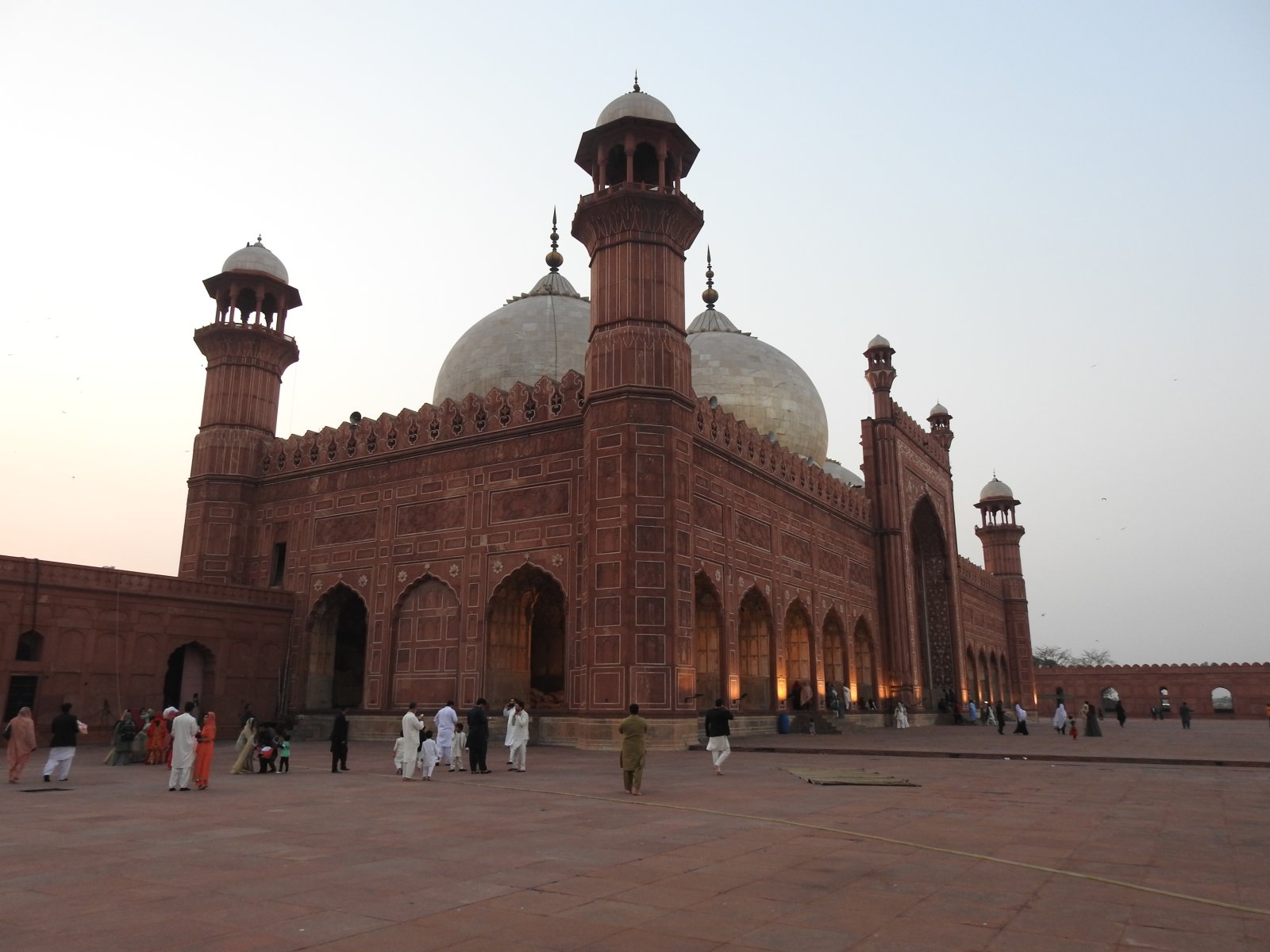 La mosquée de Badshahi - Lahore | Secret World Trip Planner