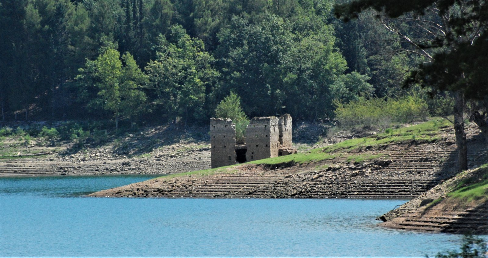 Basilicata: Lago del Pertusillo - Lago del Pertusillo | Secret World Trip Planner