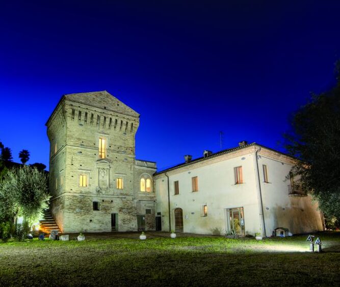 Der Turm von Martinsicuro - Martinsicuro | Secret World Trip Planner