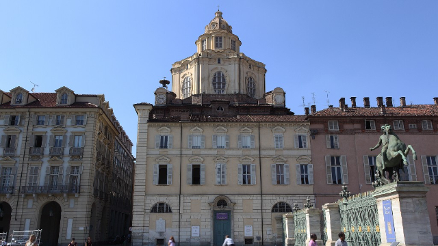 Echte kerk van San Lorenzo - Torino | Secret World Trip Planner