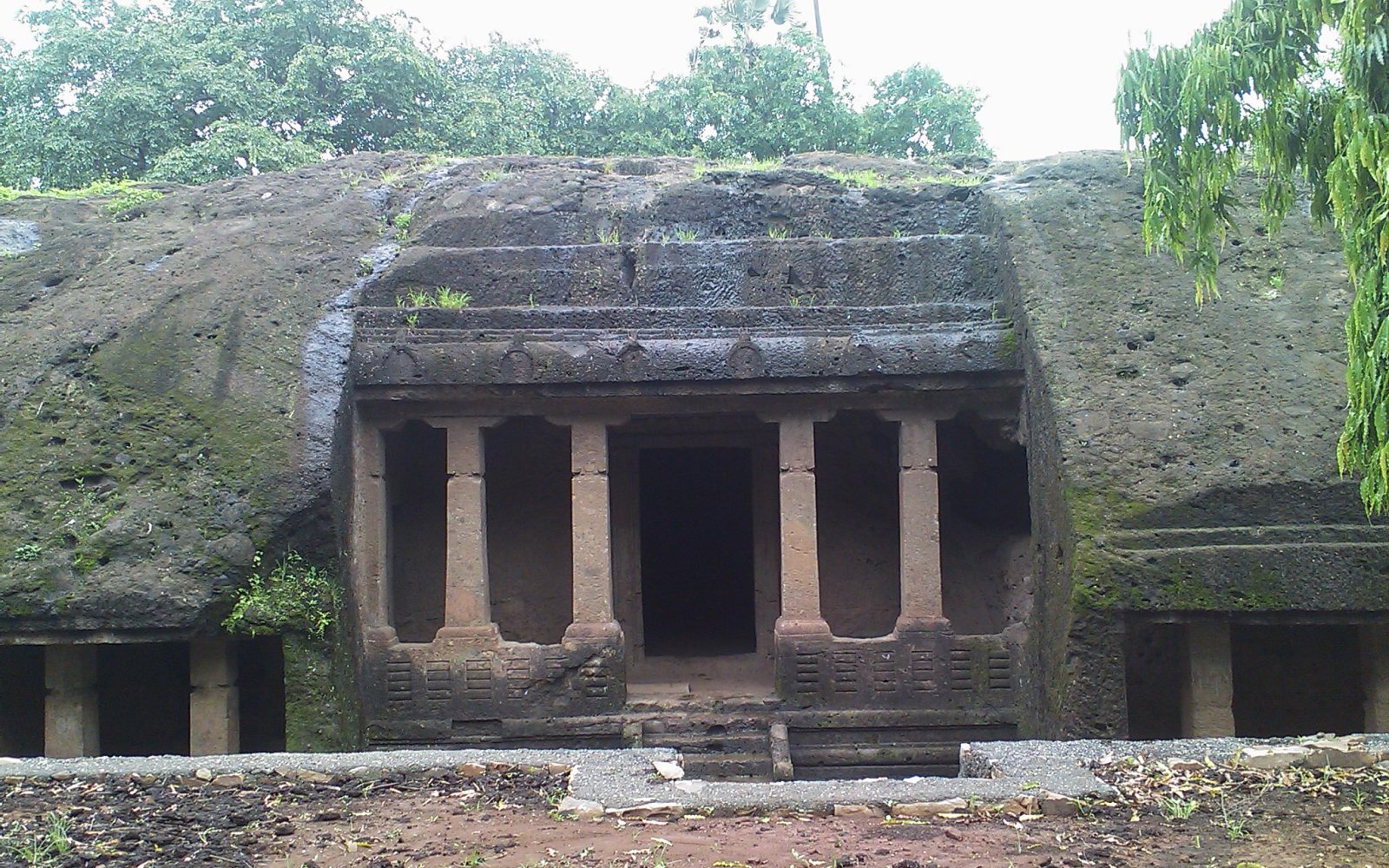 Mumbai: Mahakali Caves, a Buddhist monastery - Mumbai | Secret World Trip Planner