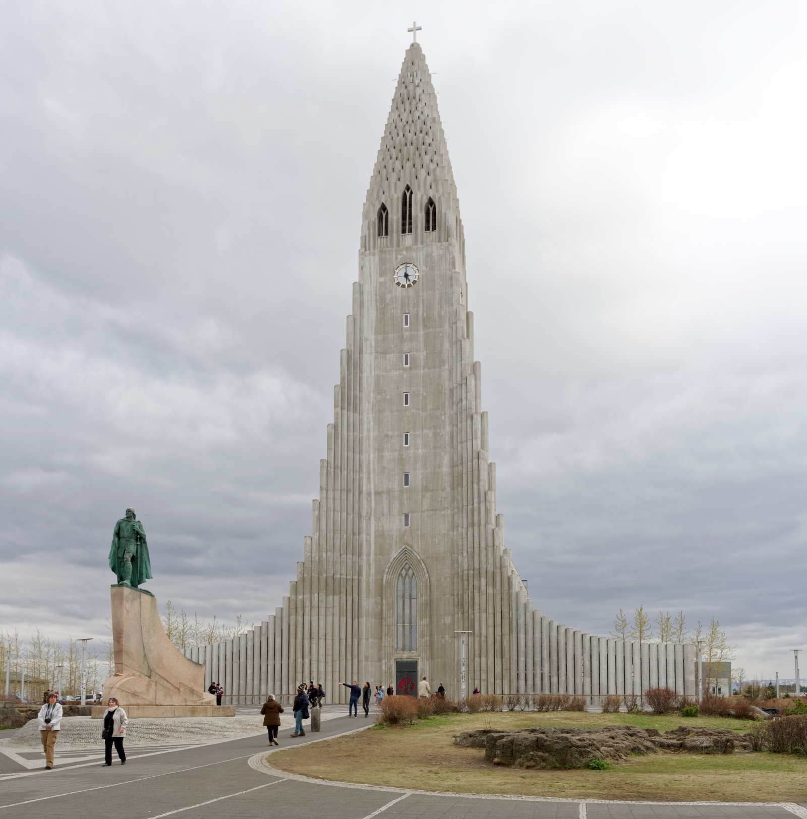 レイキャビクのハルグリムスキルキャ教会 - Reykjavík | Secret World Trip Planner