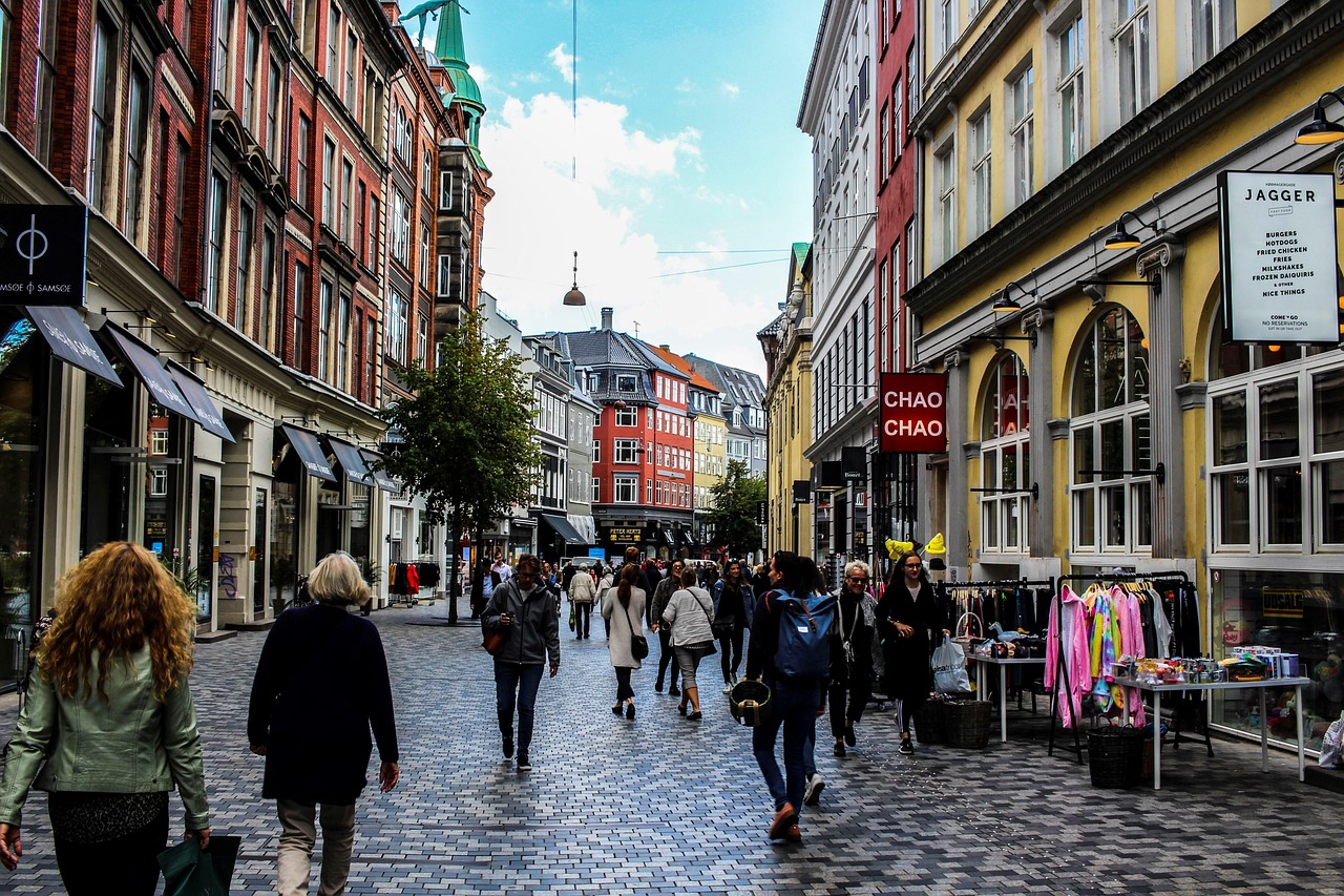 Stroget, jedna z najdłuższych stref pieszych na świecie - København | Secret World Trip Planner