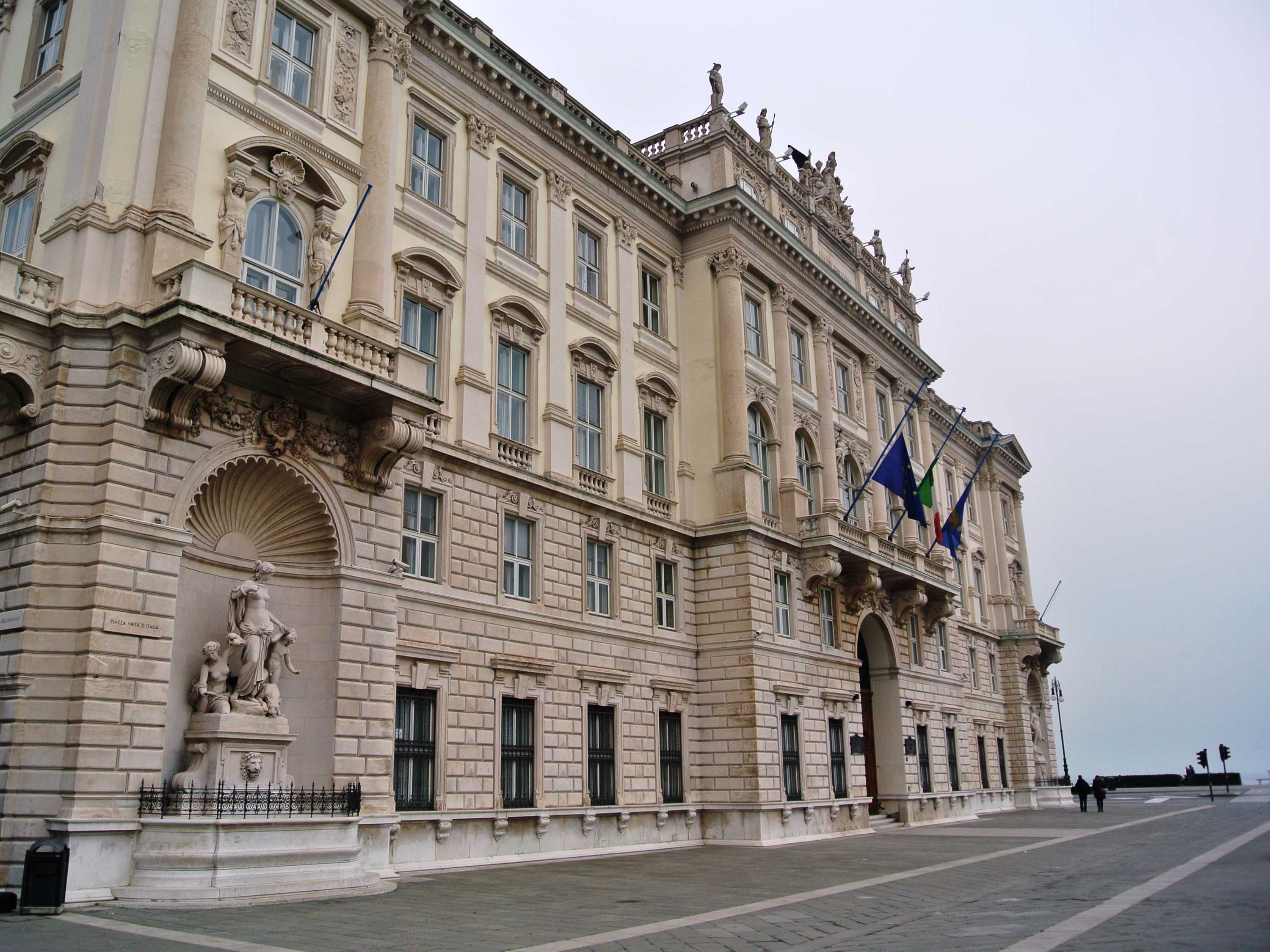 Palacio de la Región — Trieste
