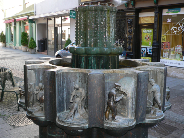Zunftbrunnen ( Fuente del gremio ) - Reutlingen | Secret World Trip Planner