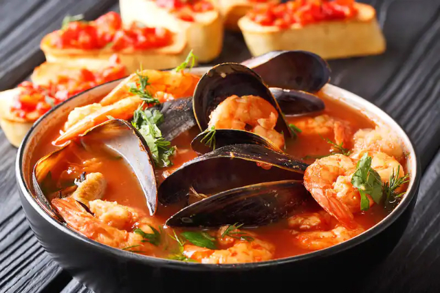 Bouillabaisse, die kultige Fischsuppe - Marsiglia | Secret World Trip Planner