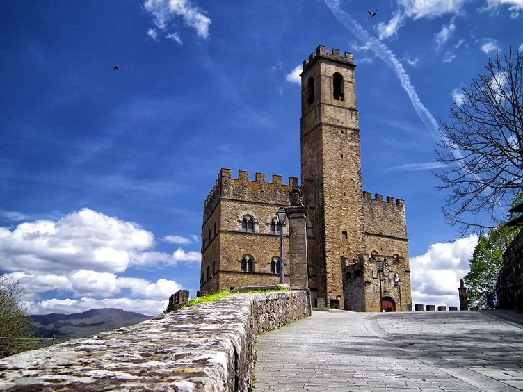 Il Castello di Poppi - Poppi | Secret World Trip Planner