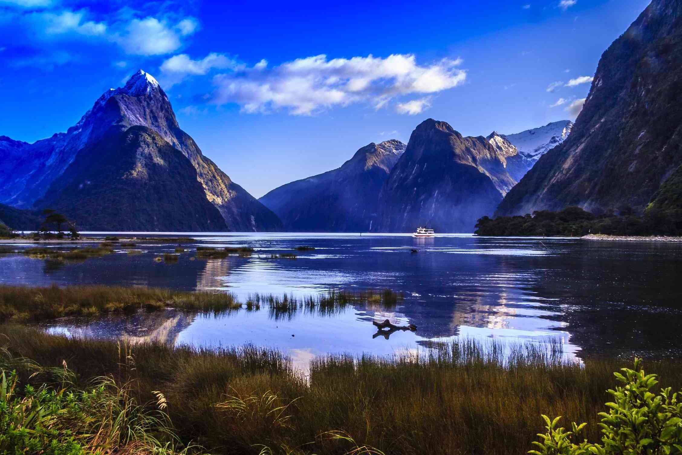 米特峰是世界上最高的海崖 — Mitre Peak