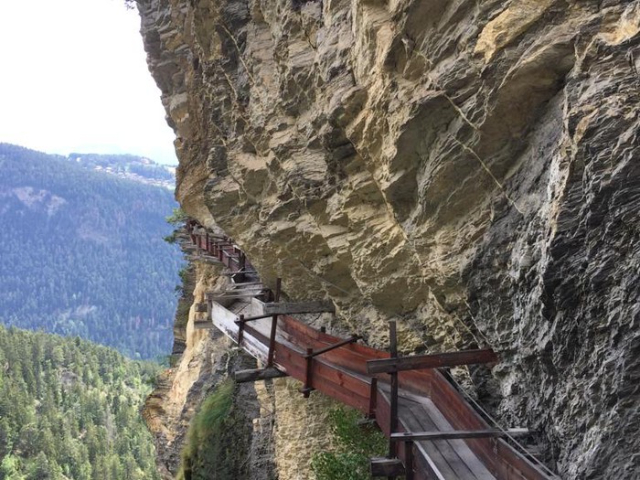 De Bisses van Wallis - Ayent | Secret World Trip Planner