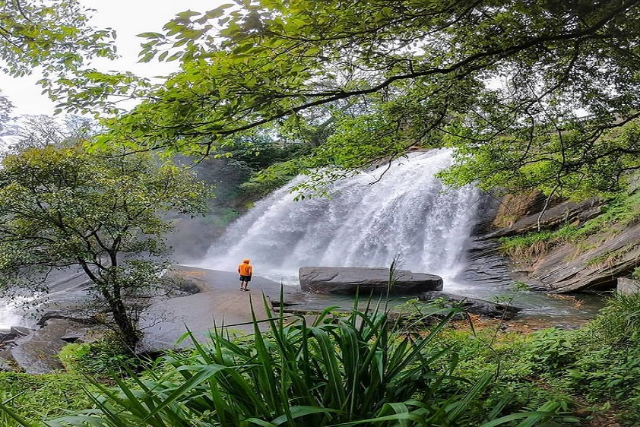 Cataratas Huluganga Ella - Huluganga | Secret World Trip Planner