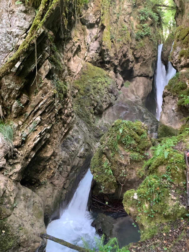 Fosso Paraturo waterval - Rotonda | Secret World Trip Planner