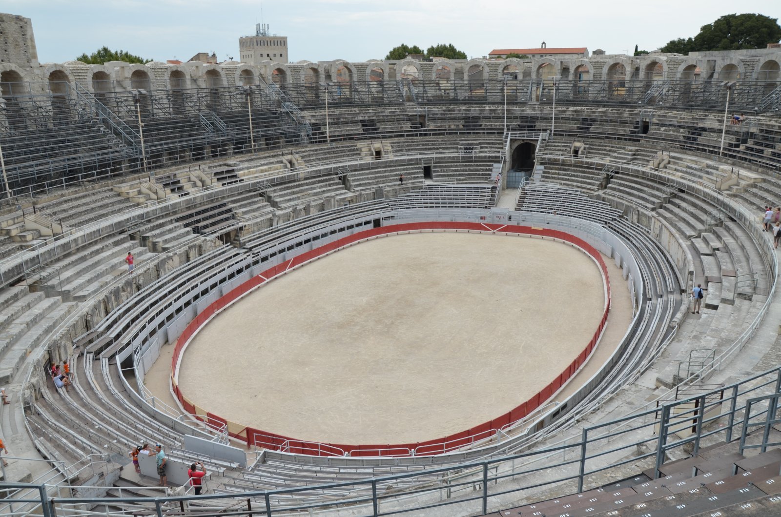 O Anfiteatro Arles (Francês: Arènes d'Arles)) - Arles | Secret World Trip Planner
