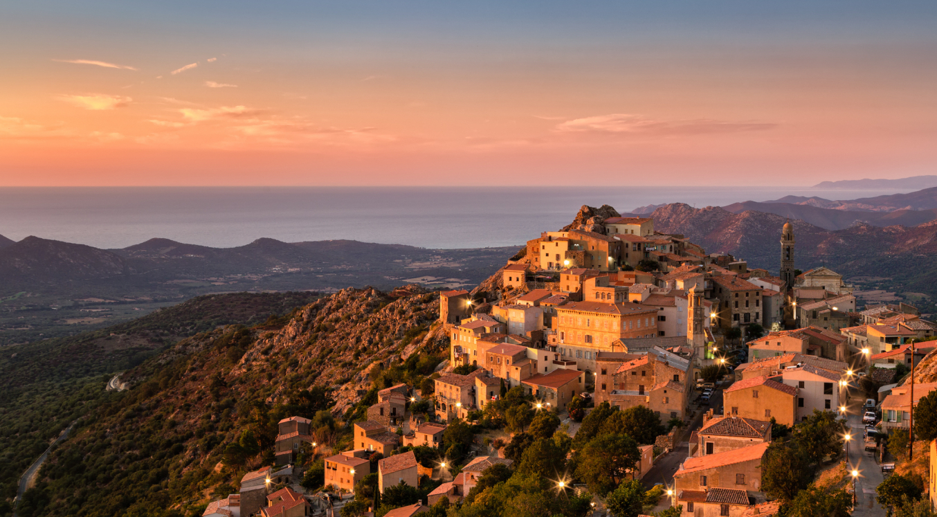Un beau village perché en Balagne : Calvi — Calvi